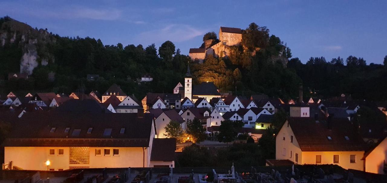 Ferienwohnung Gasthaus Zum Schneider Pottenstein Exterior foto